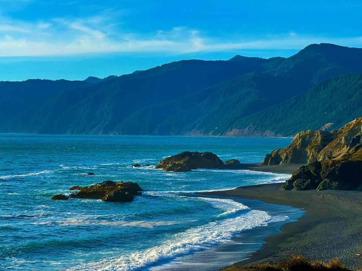 Amazing Oceanview 2 Bedroom Oceanfront! By Oceanviewhottubs Shelter Cove, Ca Tesla Ev Station Eksteriør bilde