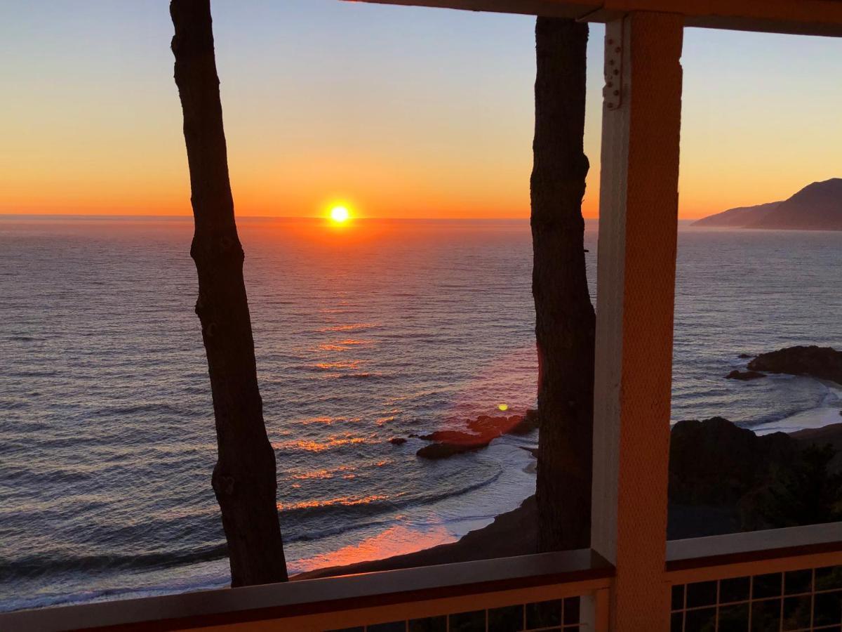Amazing Oceanview 2 Bedroom Oceanfront! By Oceanviewhottubs Shelter Cove, Ca Tesla Ev Station Eksteriør bilde