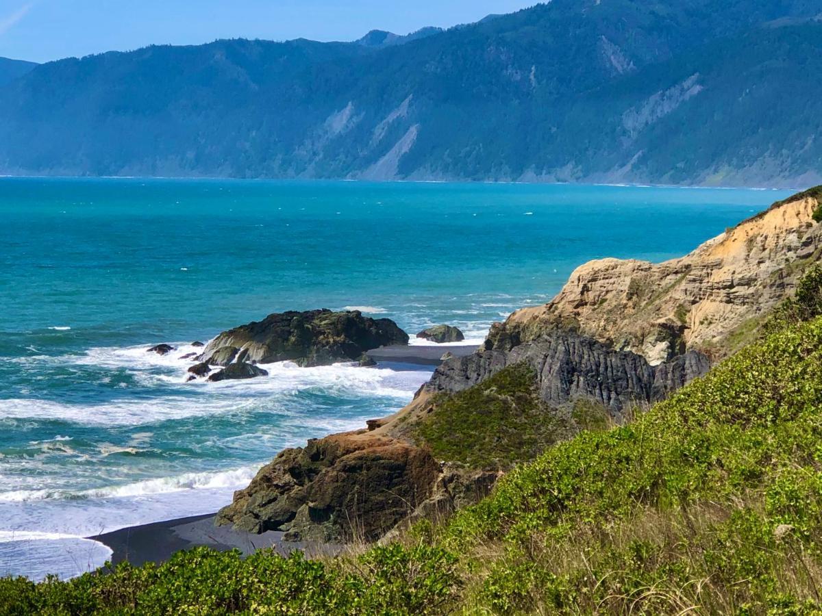 Amazing Oceanview 2 Bedroom Oceanfront! By Oceanviewhottubs Shelter Cove, Ca Tesla Ev Station Eksteriør bilde