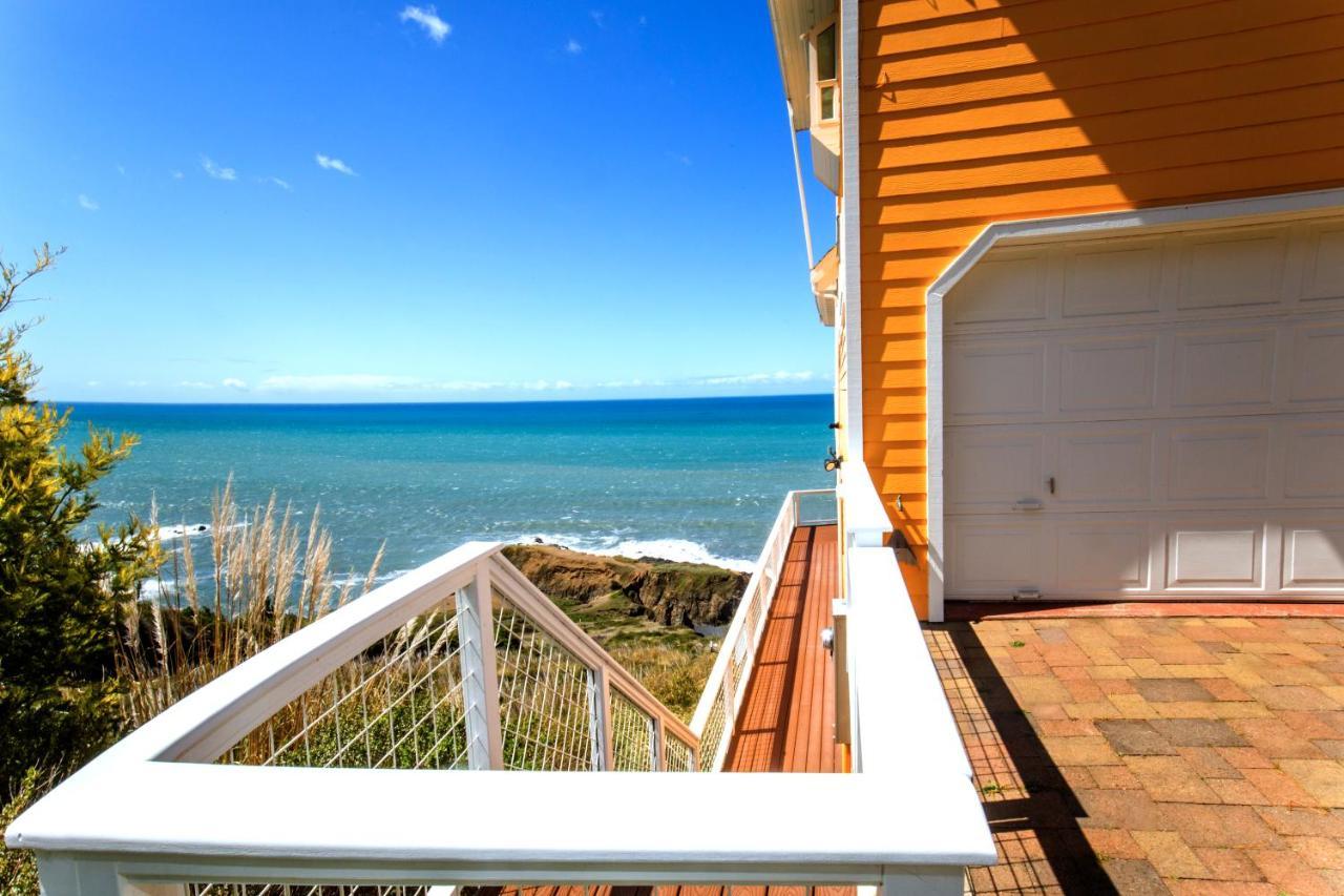 Amazing Oceanview 2 Bedroom Oceanfront! By Oceanviewhottubs Shelter Cove, Ca Tesla Ev Station Eksteriør bilde