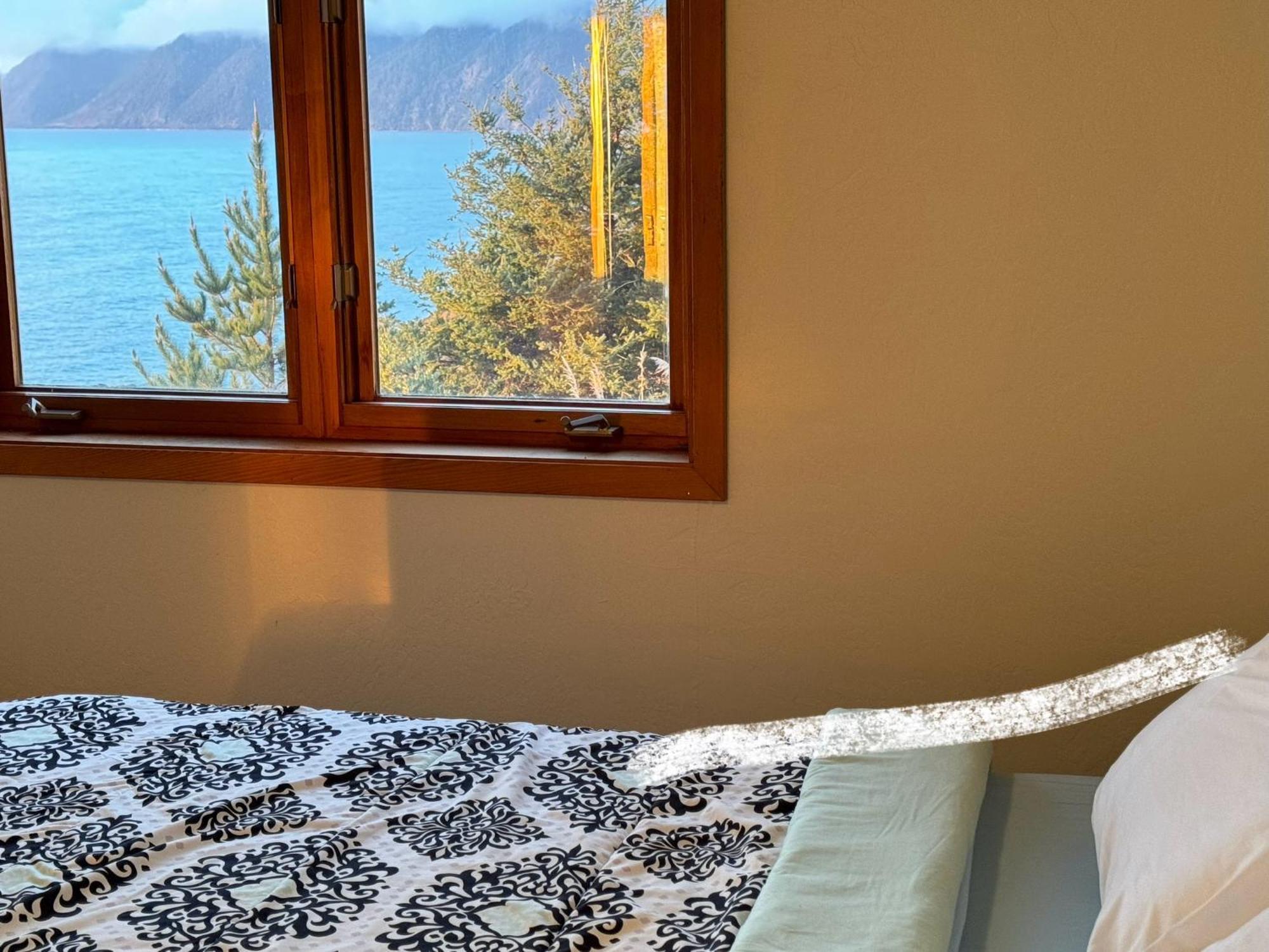 Amazing Oceanview 2 Bedroom Oceanfront! By Oceanviewhottubs Shelter Cove, Ca Tesla Ev Station Eksteriør bilde