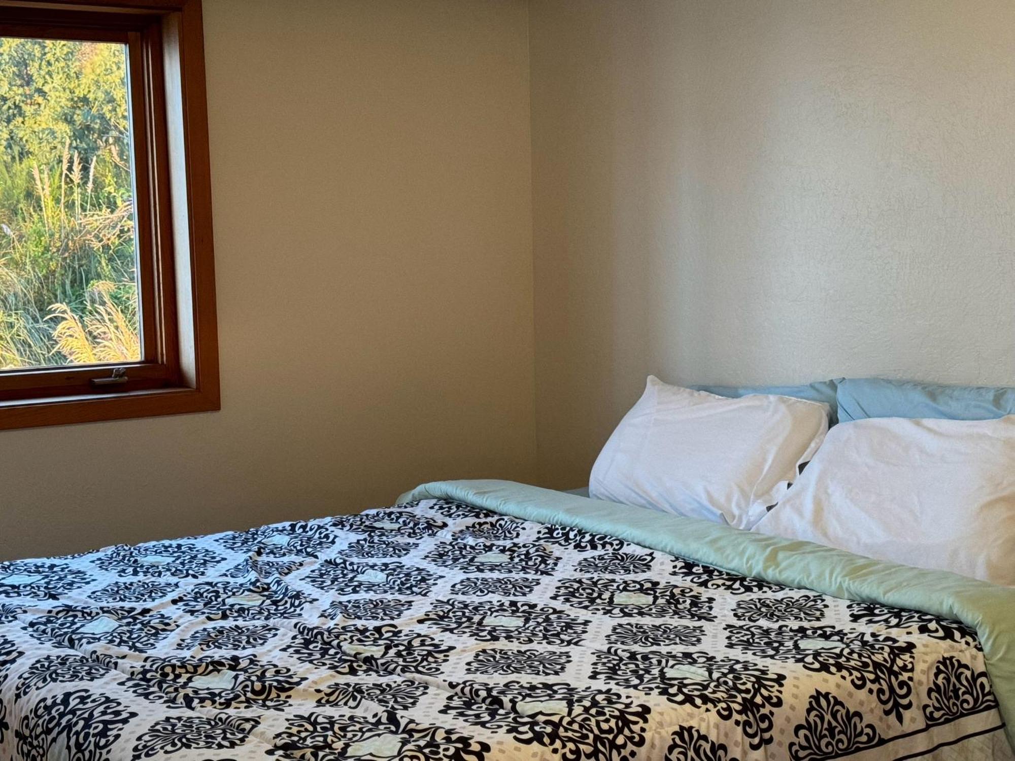 Amazing Oceanview 2 Bedroom Oceanfront! By Oceanviewhottubs Shelter Cove, Ca Tesla Ev Station Eksteriør bilde